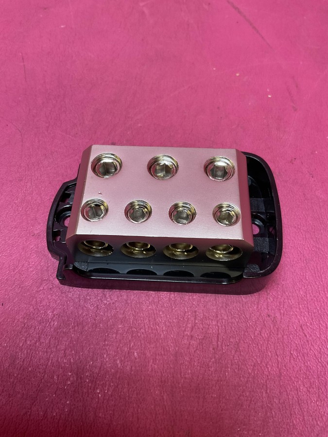 Дистрибьютор питания Aura FHD-3044