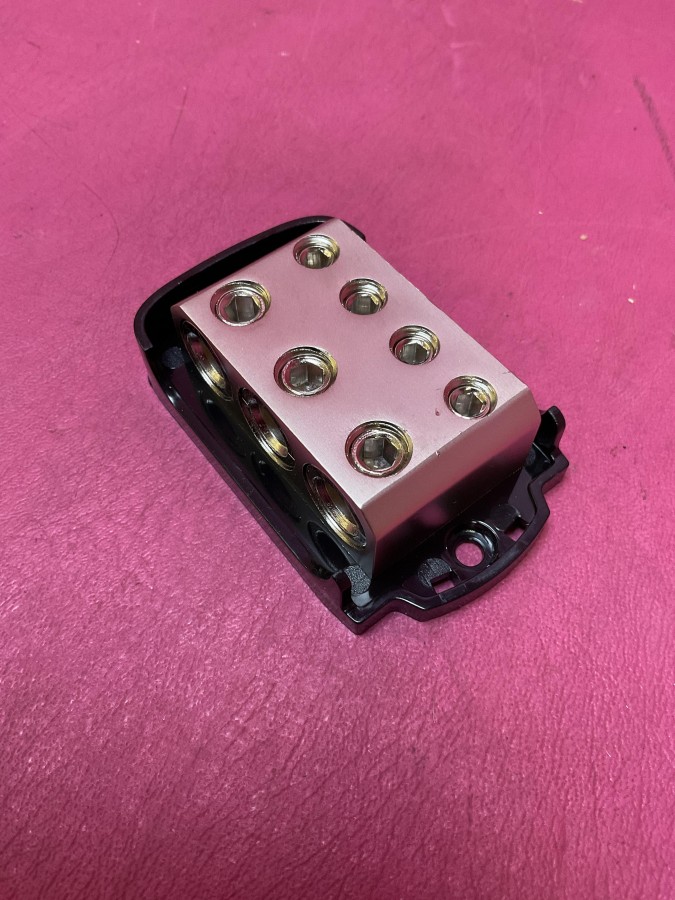 Дистрибьютор питания Aura FHD-3044